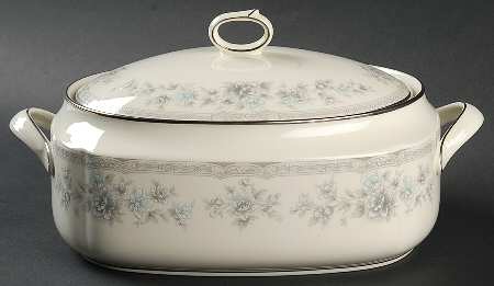 Buena Vista Oval Covered Vegetable