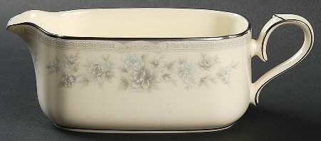 Buena Vista Gravy Boat