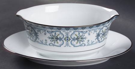 Burlington Gravy Boat with Attached Underplate