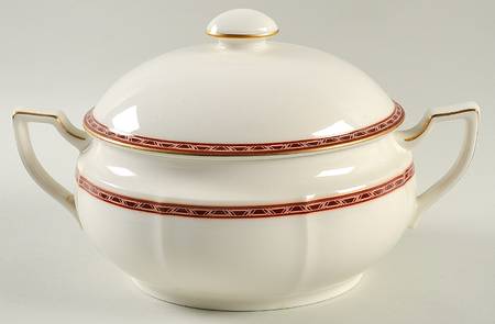 Burgundy Royale Oval Covered Vegetable