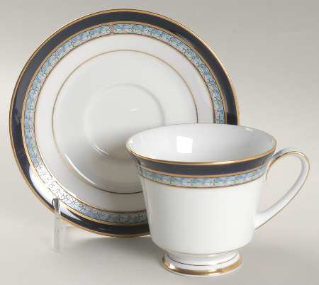 Cadiz Footed Cup & Saucer Set