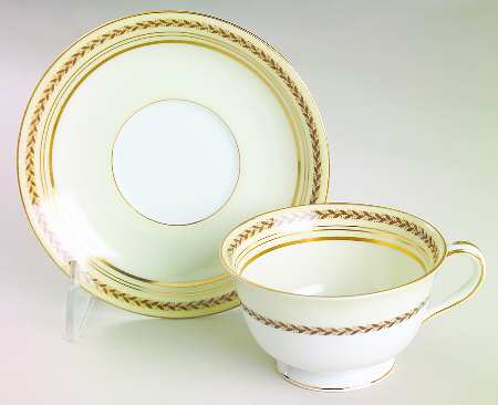 Caliban Footed Cup & Saucer Set
