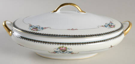 Calais Oval Covered Vegetable