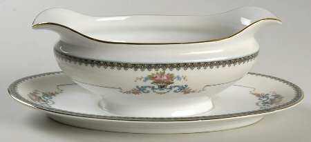 Calais Gravy Boat with Attached Underplate