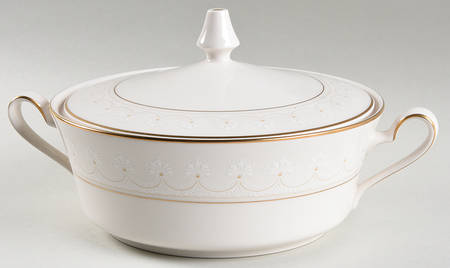 Caledonia Round Covered Vegetable