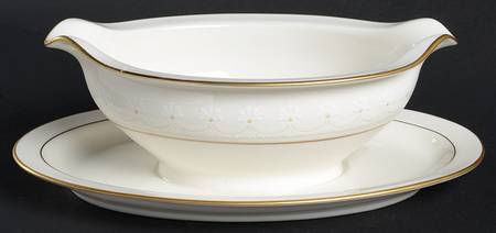 Caledonia Gravy Boat with Attached Underplate