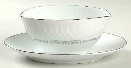 Camden Gravy Boat with Attached Underplate
