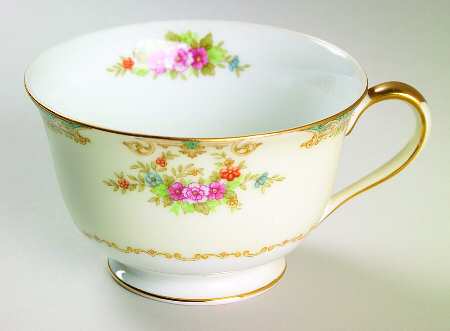 Camelot (6000) Oversized Cup