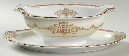 Cameo Gravy Boat with Attached Underplate