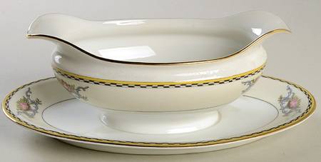 Camilla Gravy Boat with Attached Underplate