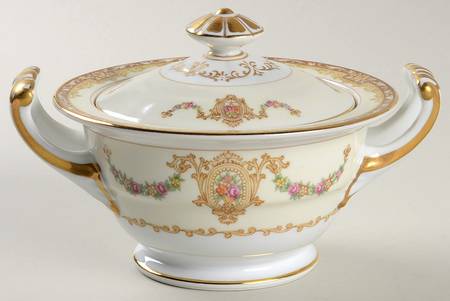 Camillia (3950 & NO #) Sugar Bowl & Lid