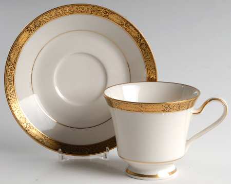 Campanile Footed Cup & Saucer Set