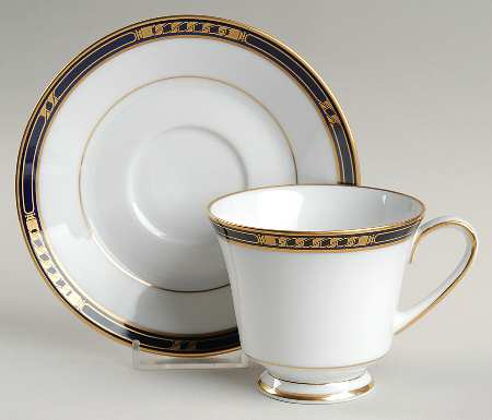 Canastel Footed Cup & Saucer Set