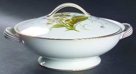 Canterbury Round Covered Vegetable