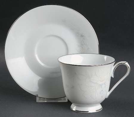 Cache Pot Footed Cup & Saucer Set