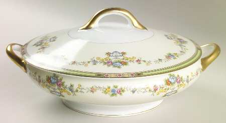 Caprice (No #) Round Covered Vegetable