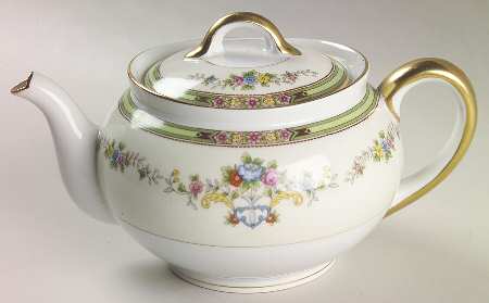 Caprice (No #) Teapot & Lid