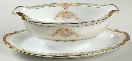 Carola Gravy Boat with Attached Underplate