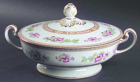 Carleton Round Covered Vegetable