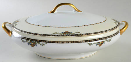 Carlow Oval Covered Vegetable