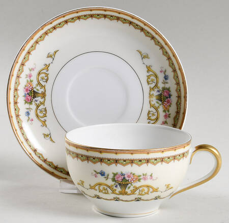 Carltonia Oversized Cup & Saucer Set