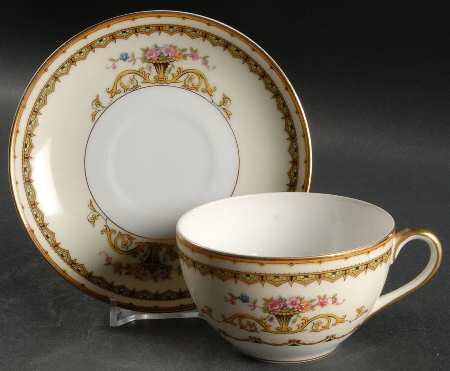 Carltonia Flat Cup & Saucer Set