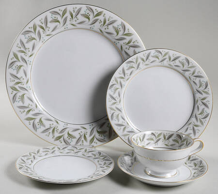 Carole 5 Piece Place Setting