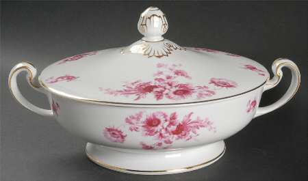 Carolyn Round Covered Vegetable