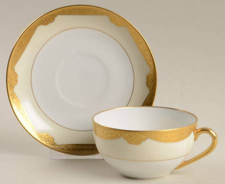 Caron Flat Cup & Saucer Set