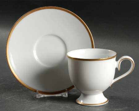 Carrie Footed Cup & Saucer Set