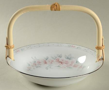 Carthage 7''-7 1/4'' Basket W/Bamboo Handle HC