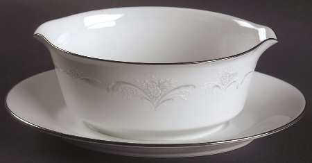 Casablanca Gravy Boat with Attached Underplate