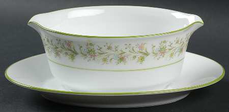 Carolina Spring Gravy Boat with Attached Underplate