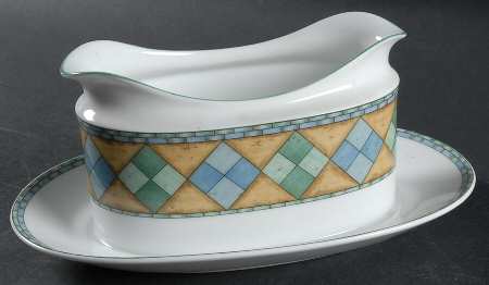 Castillo Gravy Boat with Attached Underplate