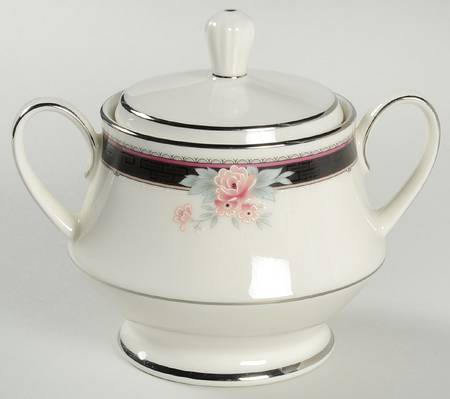 Castleberry Sugar Bowl & Lid