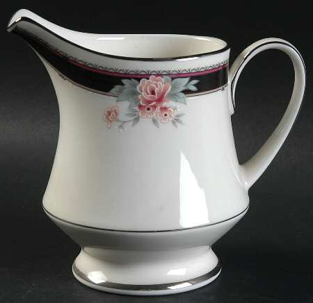 Castleberry Creamer
