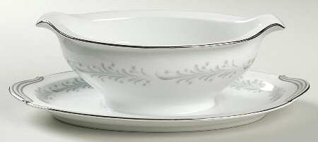 Cavalier Gravy Boat with Attached Underplate