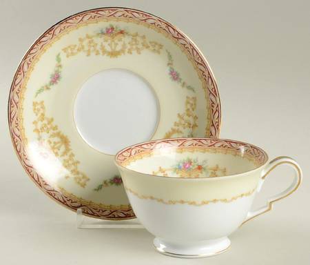 Cavatina Footed Cup & Saucer Set