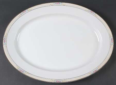 The Celtic 16" Oval Serving Platter