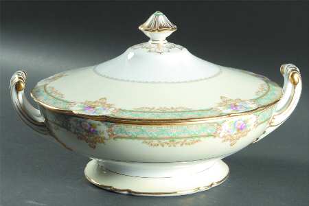 Celeste Round Covered Vegetable