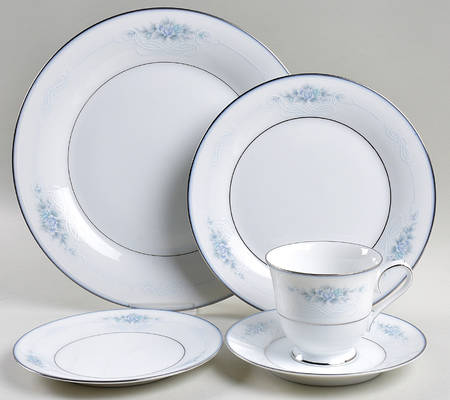 Chadbourne 5 Piece Place Setting by Noritake