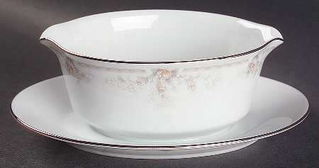 Chambray Gravy Boat with Attached Underplate