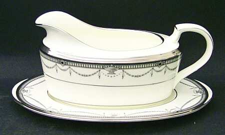 Chamberlain Gravy Boat & Underplate (Relish/Butter)