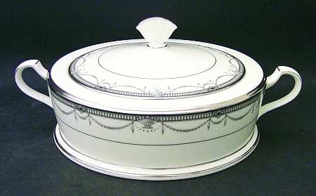 Chamberlain Round Covered Vegetable