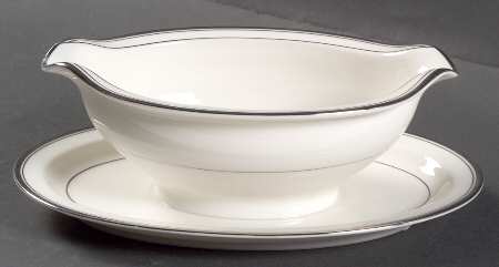 Champlain Gravy Boat with Attached Underplate