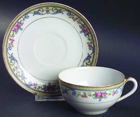 Chanlake Flat Cup & Saucer Set