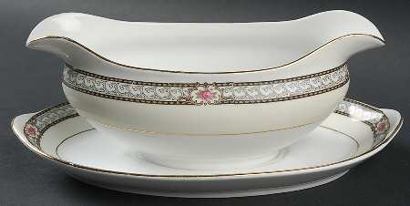 Chanbard Gravy Boat with Attached Underplate