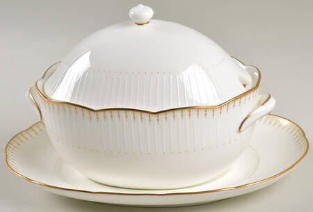 Chancellor Gravy Boat & Lid w/Underplate