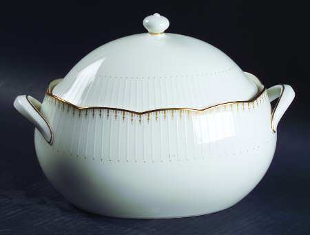 Chancellor Oval Covered Vegetable