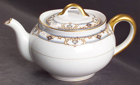 Chandella Teapot & Lid